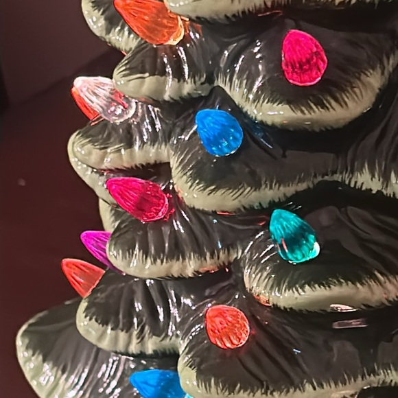 Ceramic Light up Christmas Tree - Picture 14 of 16